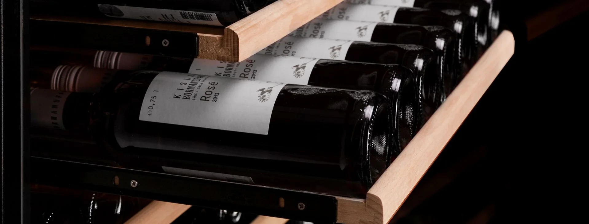 TELESKOPICKÉ DŘEVĚNÉ POLICE